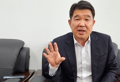 “불출마? 사실 아닌 바람인 듯”