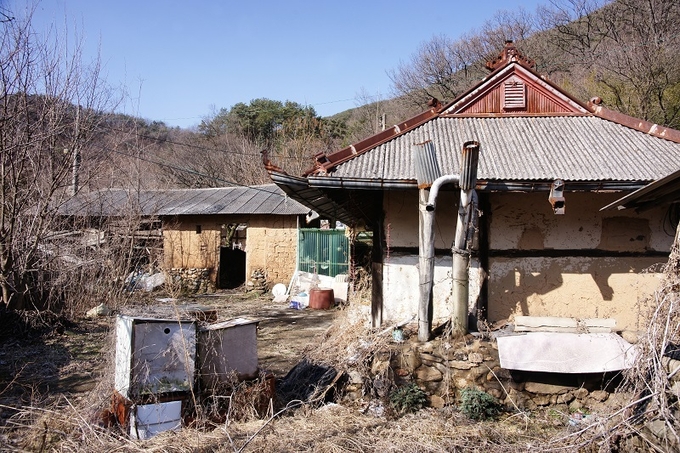 주인 떠난 빈집. 마을에는 이렇게 빈집이 늘어가고 있다.
