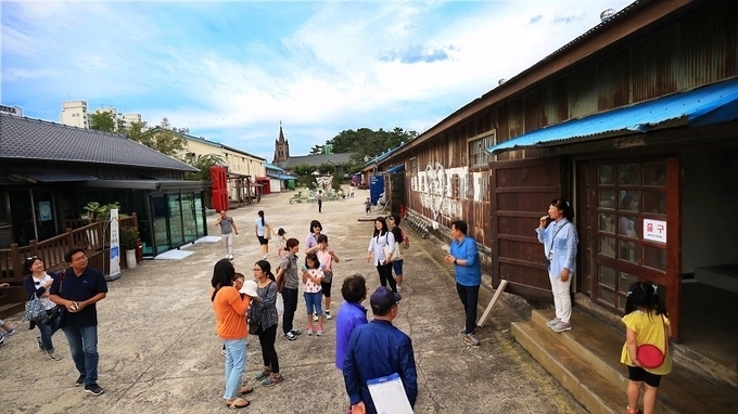 삼례문화예술촌은 2018년 3월 재개관 이후 3년째를 맞는 지난 8일까지 총 600여회 각종 공연을 포함해 100여회 전시회, 명사특강 20회 등이 개최됐으며 무려 15만1868명의 관람객이 다녀간 것으로 집계됐다.
