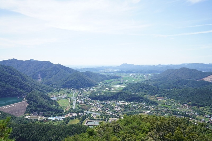 운암산에서 보면 고산면 소재지까지 훤히 보인다.