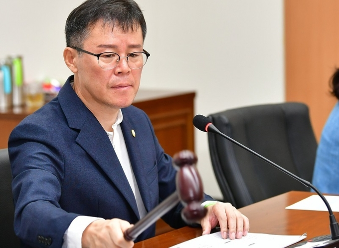 이주갑 예결특위원장