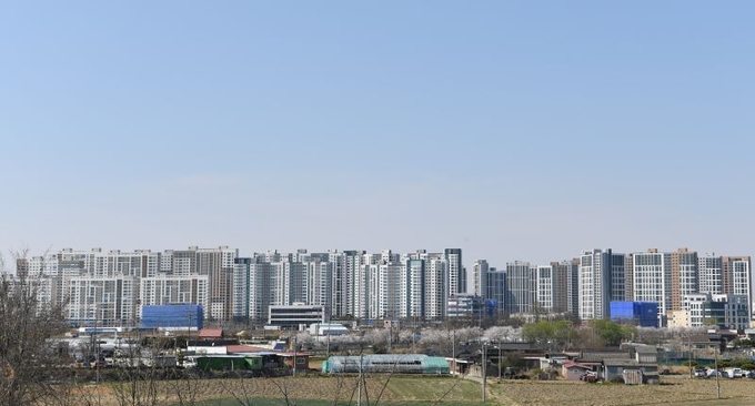 올 7월 정기분 재산세가 신축 아파트 입주 따라 주택분 재산세 전년대비 19% 증가한 것으로 나타났다. /완주군