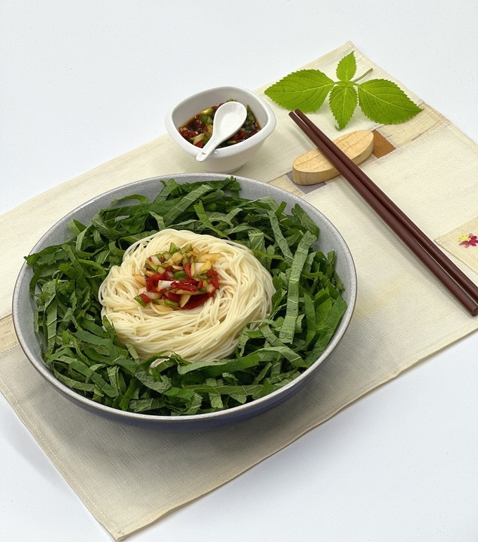 깻잎 간장 비빔국수