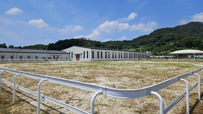화산면에 위치한 완주공공승마장