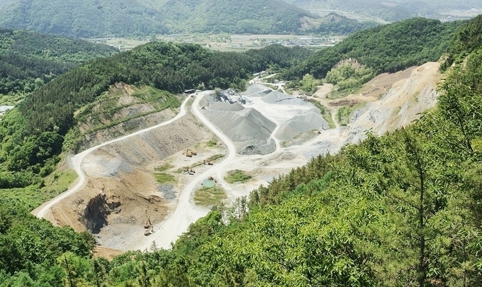 고산면에 위치한 석산