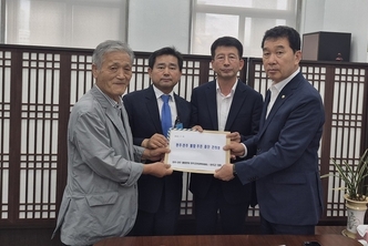 국회 행안위에 통합 중단 건의문 전달