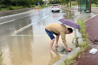 폭우 속 영웅, 완주군의원 화제