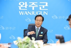 6자 간담회...군, “조속한 결단”·의회, 주민투표 반대