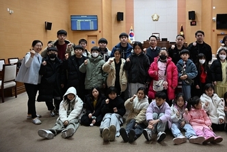 다함께돌봄센터 ‘시소’ 아동들과 의회 견학 실시